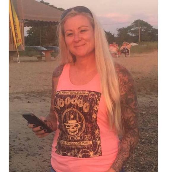 Meet your Posher, Debbie - Picture 1 of 5